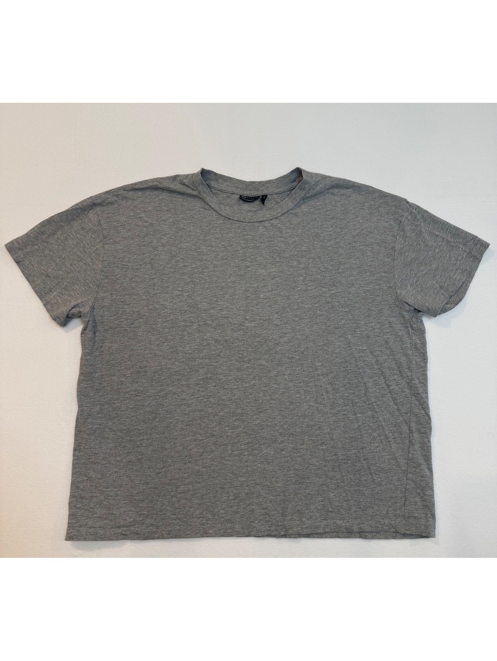 ASOS DESIGN Women’s Medium Gray Basic T-Shirt